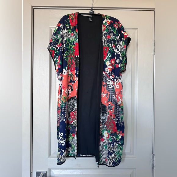 Forever 21 Kimono Duster - Picture 2 of 8